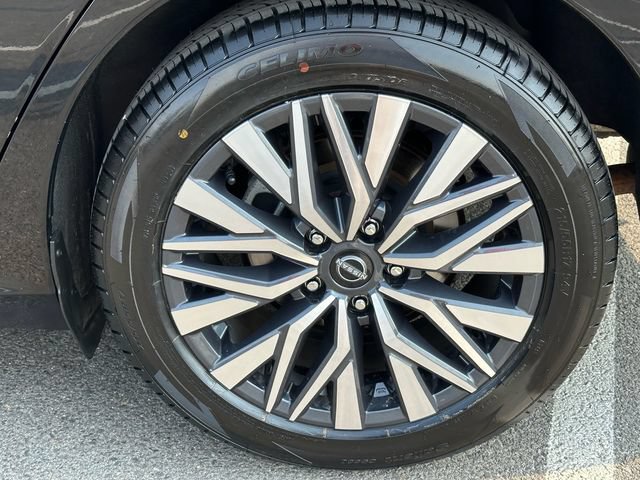 Used 2025 Nissan Altima 2.5 SV FWD image 29