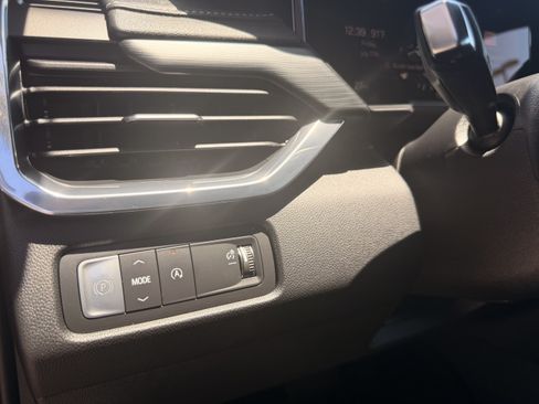 Used 2025 GMC Acadia Elevation FWD image 14