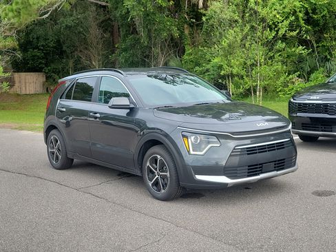 Certified 2025 Kia Niro EX FWD image 39