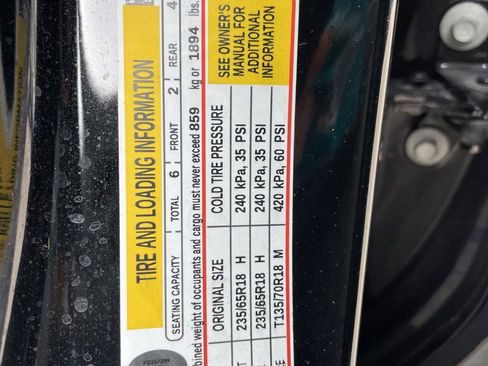 Used 2023 GMC Acadia SLE w/ Driver Convenience Package image 27