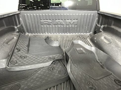 Used 2019 RAM 1500 Laramie AWD/4WD image 32