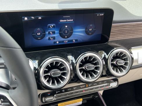 New 2026 Mercedes-Benz GLB 250 4MATIC image 26