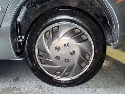 Used 2004 Toyota Corolla LE image 16