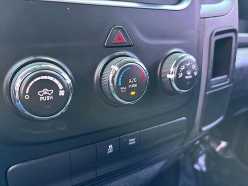 Used 2017 RAM 1500 Express image 12