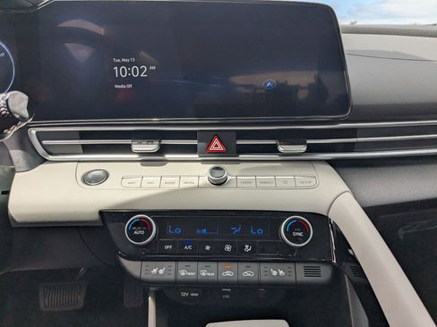 New 2025 Hyundai Elantra Limited image 10