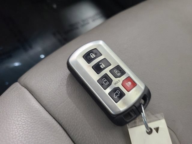 Certified 2017 Toyota Sienna XLE w/ XLE Navigation Package AWD/4WD image 36