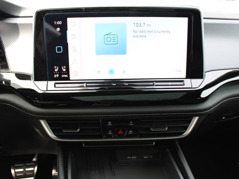 New 2026 Volkswagen Atlas Cross Sport SEL R-Line AWD/4WD image 13