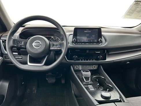 Used 2021 Nissan Rogue SV image 12