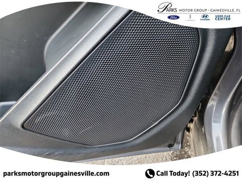 Certified 2021 Ford Explorer XLT w/ Equipment Group 202A image 17