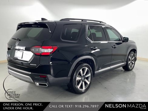 Used 2024 Honda Pilot Touring image 6