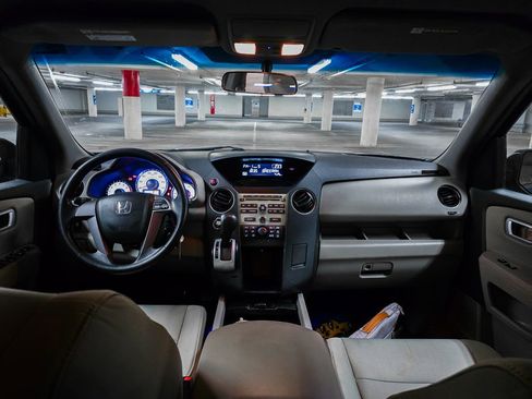 Used 2011 Honda Pilot LX image 3