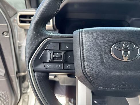 Used 2025 Toyota 4Runner TRD Sport AWD/4WD image 15