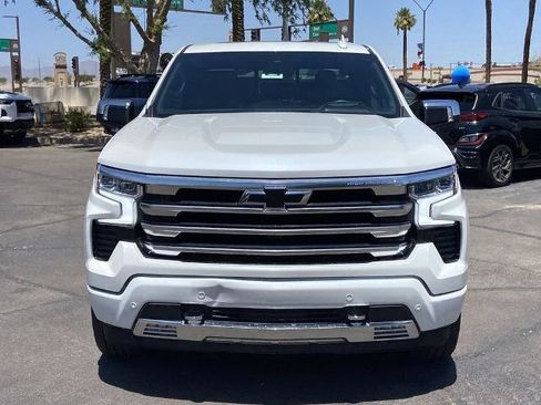 Used 2024 Chevrolet Silverado 1500 High Country w/ High Country Premium Package AWD/4WD image 3