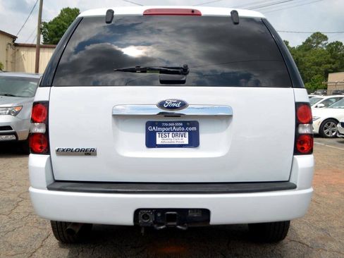 Used 2010 Ford Explorer XLT image 9