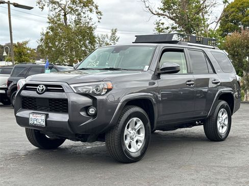 Used 2021 Toyota 4Runner SR5 AWD/4WD image 4