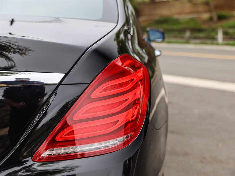 Used 2016 Mercedes-Benz S 550 Sedan image 16