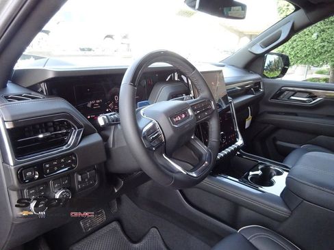 New 2026 GMC Yukon XL Elevation image 12