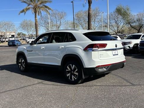 Used 2022 Volkswagen Atlas Cross Sport SE image 3