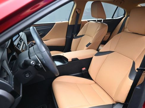 Used 2025 Lexus ES 300h w/ Premium Package FWD image 21
