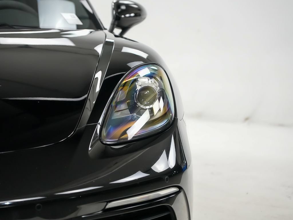 Used 2018 Porsche 718 Cayman RWD image 7
