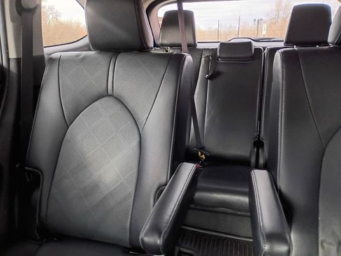 Used 2021 Toyota Highlander XLE image 22