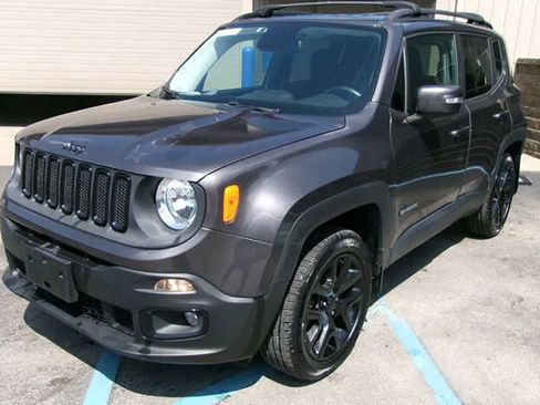 Used 2017 Jeep Renegade Altitude AWD/4WD image 1