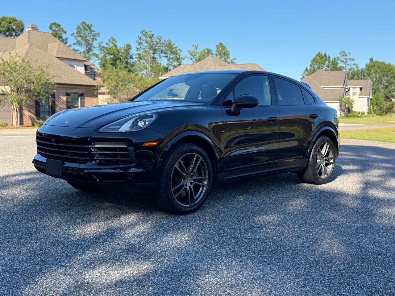 Used 2023 Porsche Cayenne Platinum Edition AWD/4WD image 1