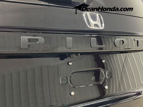 New 2026 Honda Pilot Black Edition image 7