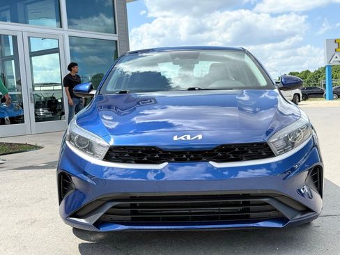Used 2022 Kia Forte LXS FWD image 5