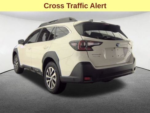 Used 2024 Subaru Outback Premium AWD/4WD image 8