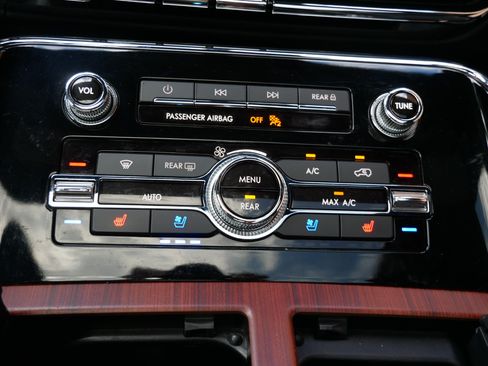 Used 2023 Lincoln Navigator L Reserve AWD/4WD image 20