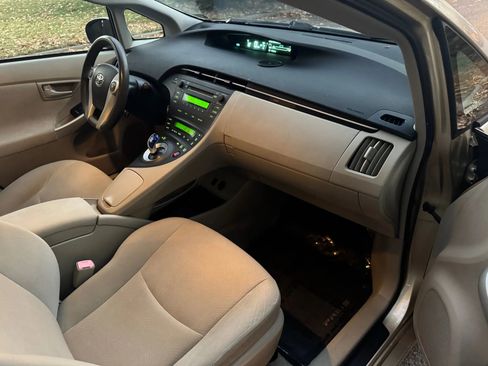 Used 2011 Toyota Prius Four image 15