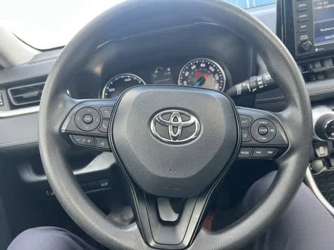Used 2021 Toyota RAV4 XLE image 26