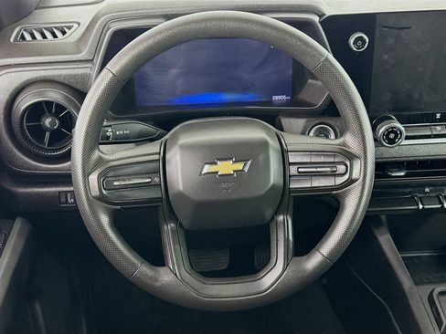 Used 2024 Chevrolet Colorado W/T image 18