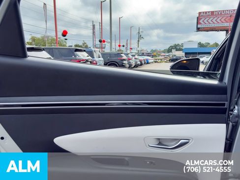 Used 2023 Hyundai Tucson SEL FWD image 10
