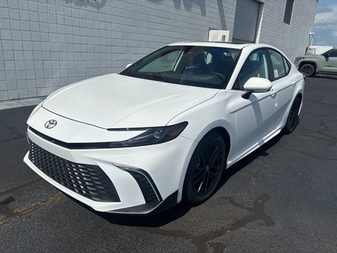 New 2026 Toyota Camry SE w/ Convenience Package FWD image 1