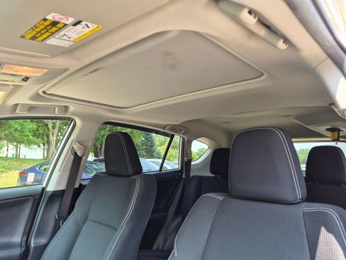 Used 2017 Toyota RAV4 XLE AWD/4WD image 22