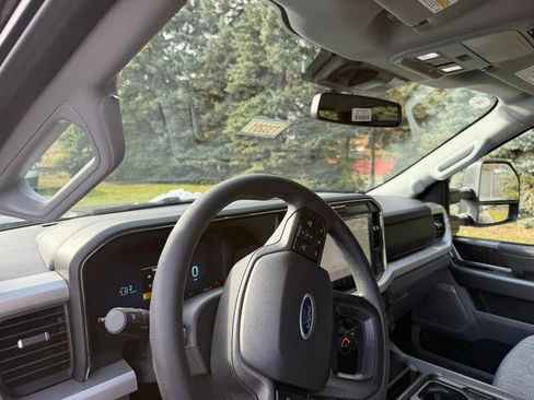 New 2026 Ford F250 XLT w/ XLT Premium Package image 8