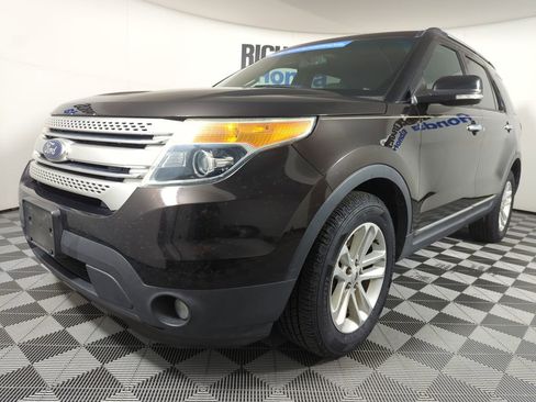 Used 2014 Ford Explorer XLT w/ Equipment Group 202A image 1