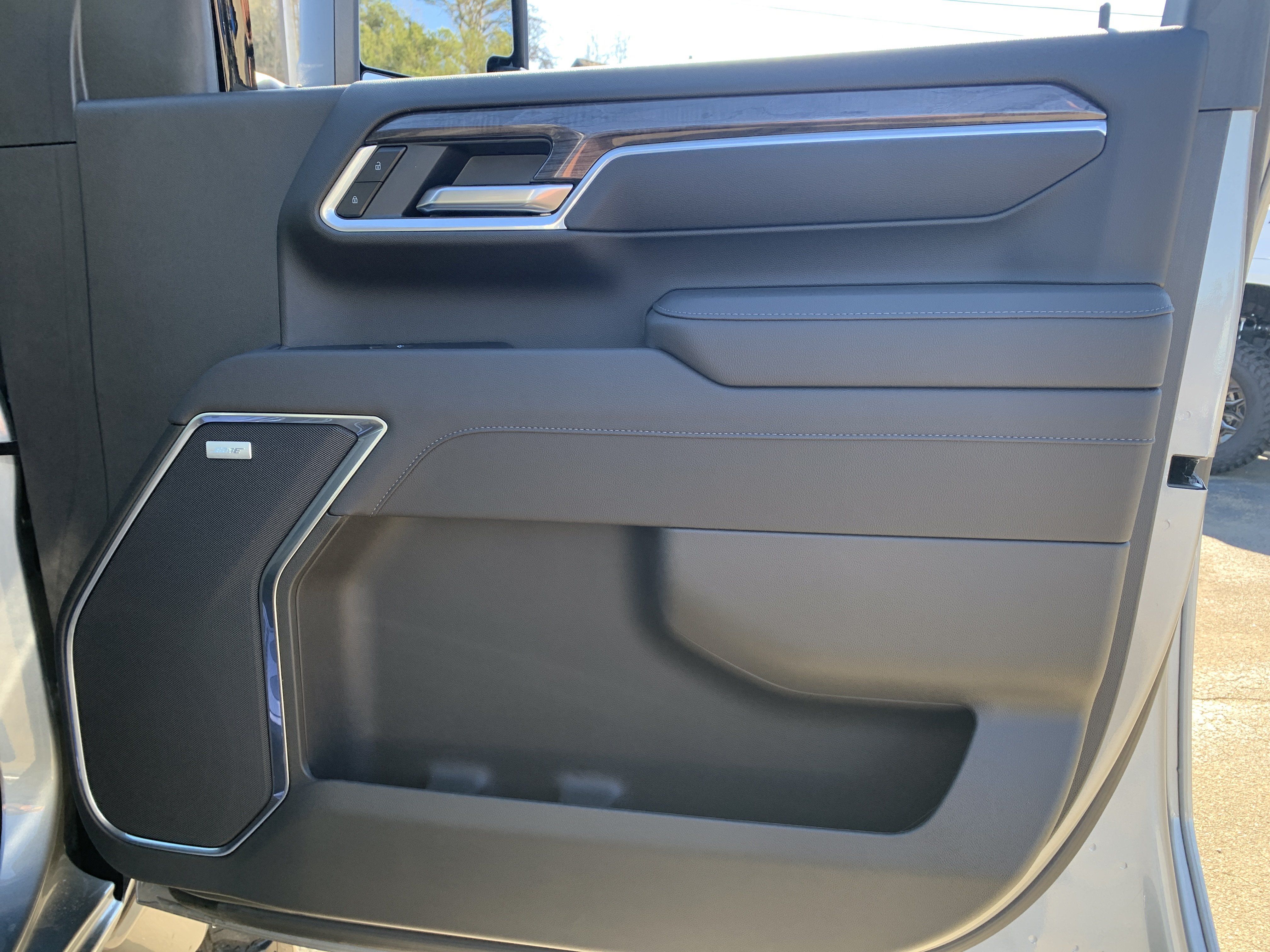 New 2025 Chevrolet Silverado 2500 LTZ w/ LTZ Premium Package AWD/4WD image 32