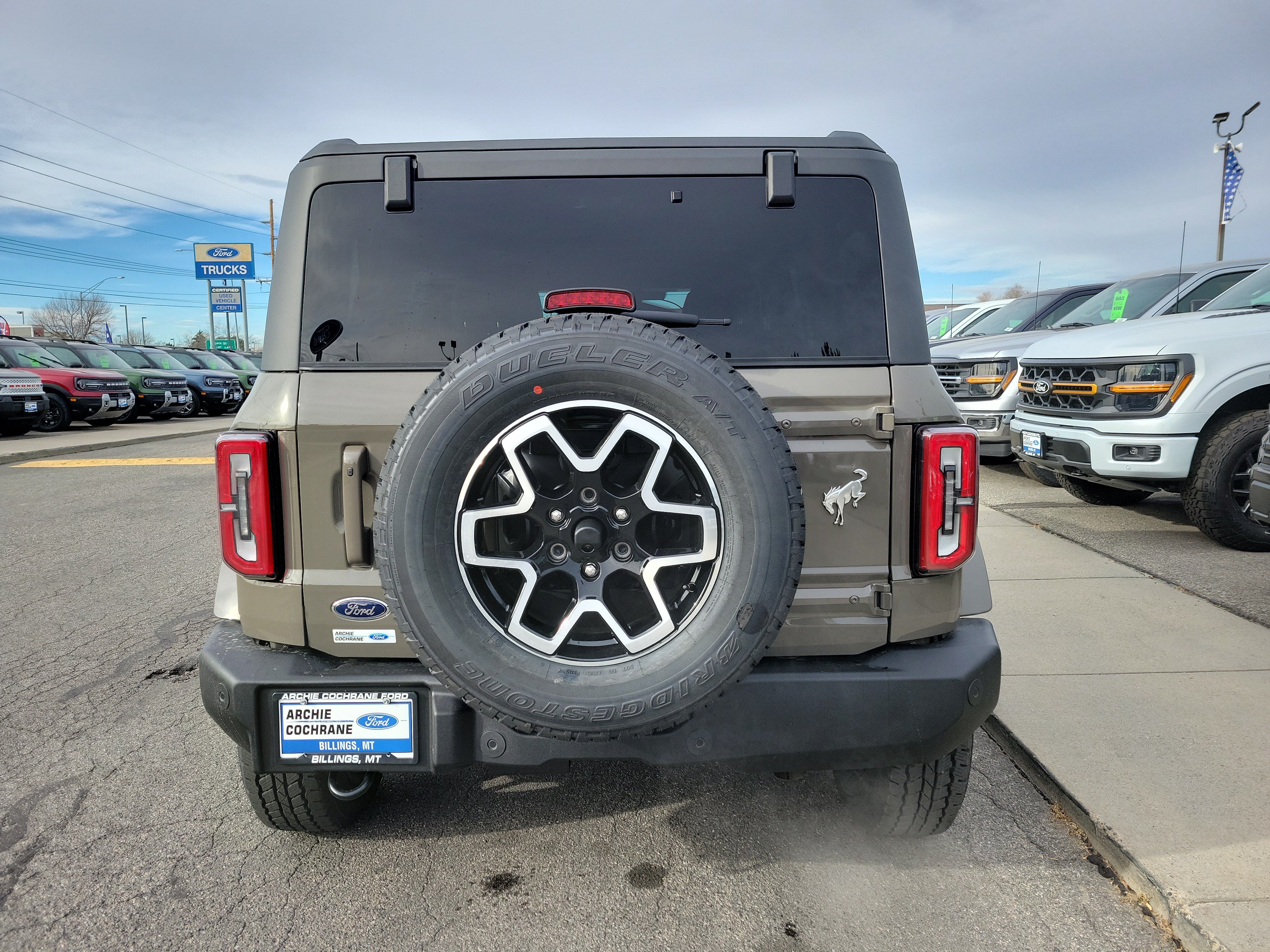 Used 2025 Ford Bronco Outer Banks AWD/4WD image 4