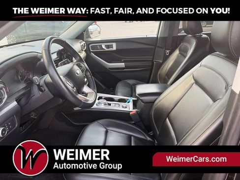 Used 2022 Ford Explorer XLT w/ Equipment Group 202A AWD/4WD image 17