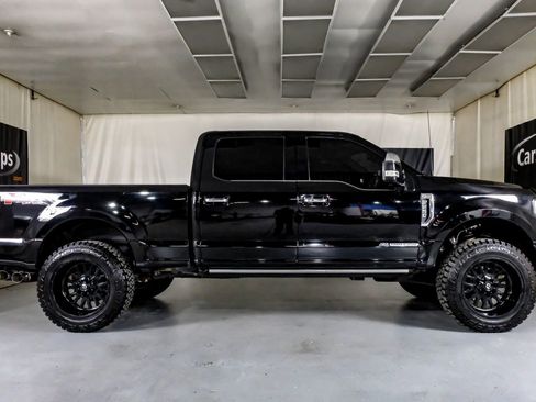 Used 2022 Ford F250 Platinum w/ FX4 Off-Road Package image 6