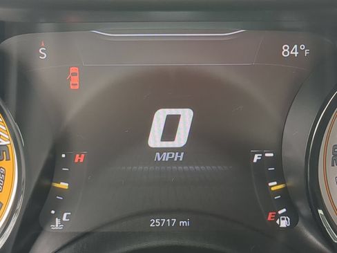 Used 2020 Dodge Challenger R/T RWD image 11