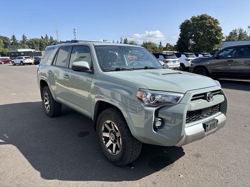 Used 2022 Toyota 4Runner TRD Off-Road AWD/4WD image 5