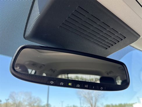 Used 2024 Nissan Armada SL w/ Captain's Chairs Package image 21