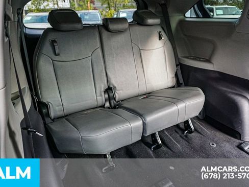 Used 2024 Toyota Sienna XLE image 23