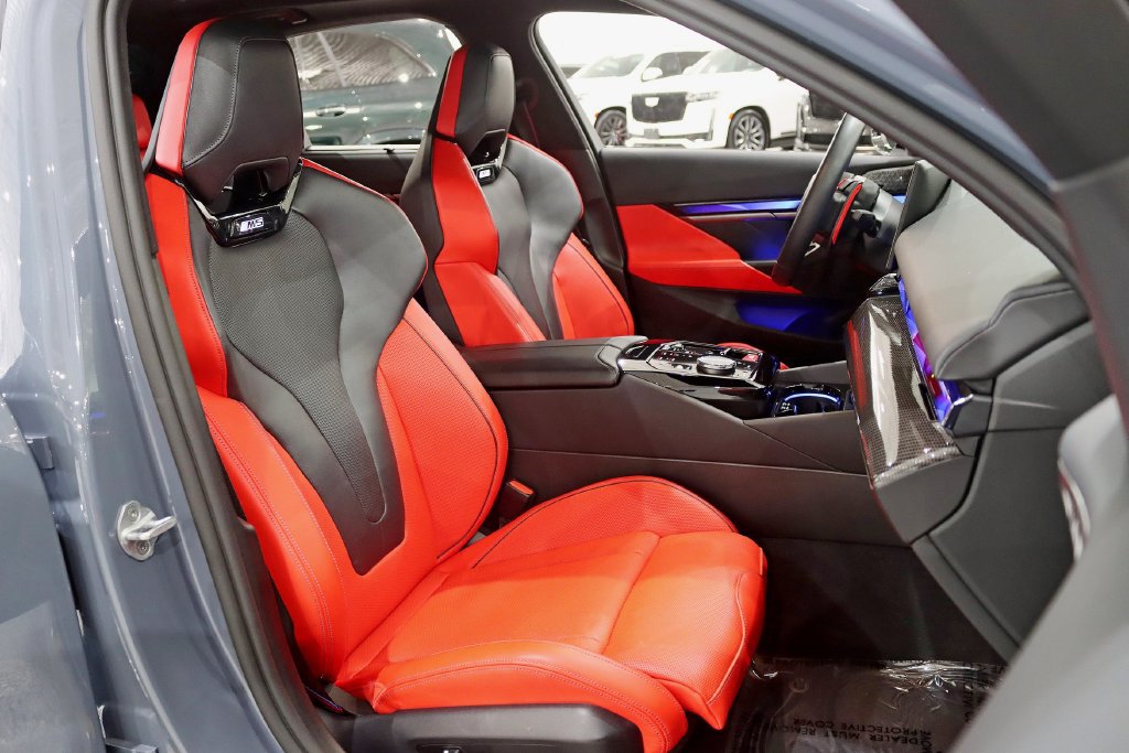 Used 2025 BMW M5 w/ Carbon Package AWD/4WD image 35