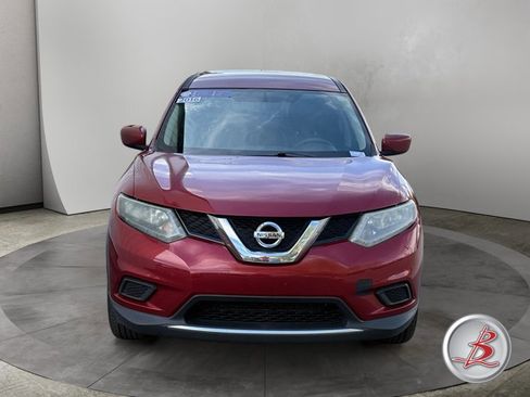 Used 2016 Nissan Rogue S image 2