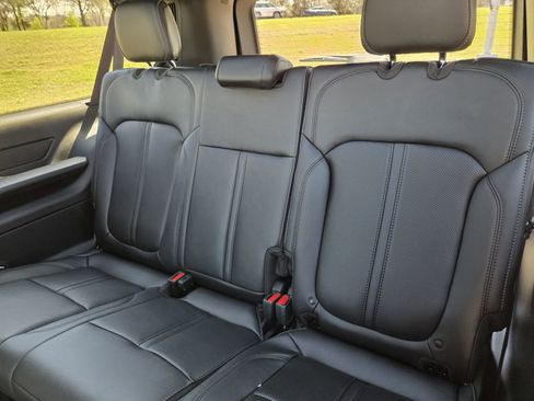 New 2026 Jeep Grand Wagoneer L Limited w/ Premium Group II AWD/4WD image 18